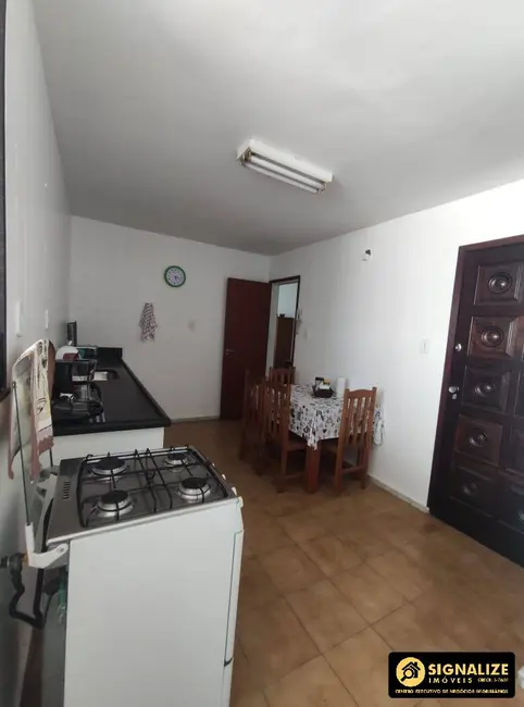 Apartamento com 3 quartos à venda, 165m2 em São Bento, Cabo Frio - RJ - imagem 8 Foto 8 de Apartamento com 3 quartos à venda, 165m2 em São Bento, Cabo Frio - RJ