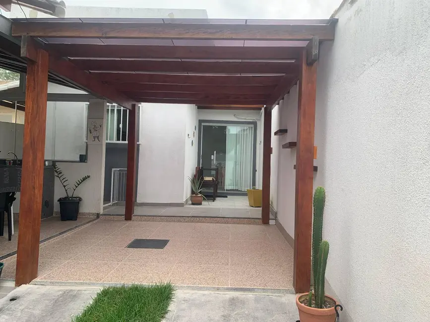Foto 1 de Casa com 4 quartos à venda, 120m2 em Parque Balneário São Francisco, Cabo Frio - RJ