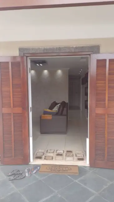 Foto 2 de Casa de Condomínio com 3 quartos à venda, 88m2 em Ogiva, Cabo Frio - RJ