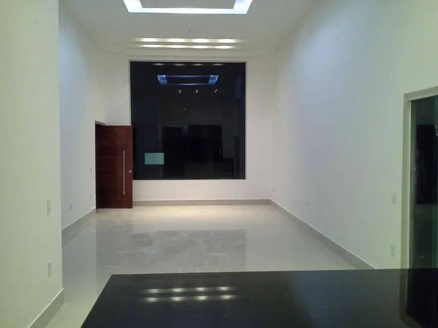 Foto 3 de Casa de Condomínio com 3 quartos à venda, 300m2 em Ogiva, Cabo Frio - RJ