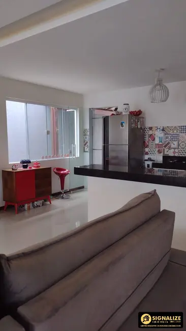 Casa de Condomínio com 3 quartos à venda, 300m2 em Ogiva, Cabo Frio - RJ - imagem 7 Foto 7 de Casa de Condomínio com 3 quartos à venda, 300m2 em Ogiva, Cabo Frio - RJ