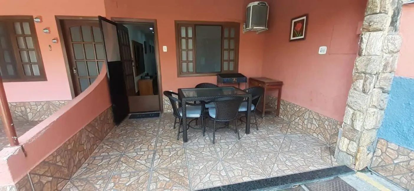 Foto 3 de Casa de Condomínio com 1 quarto à venda, 53m2 em Ogiva, Cabo Frio - RJ
