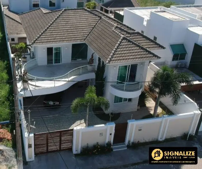Foto 1 de Casa com 4 quartos à venda, 450m2 em Cabo Frio - RJ