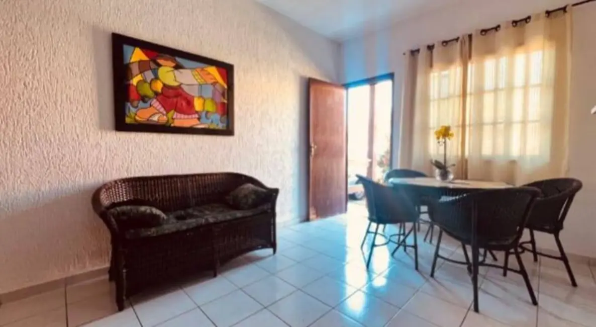 Foto 2 de Casa de Condomínio com 2 quartos à venda, 68m2 em Ogiva, Cabo Frio - RJ