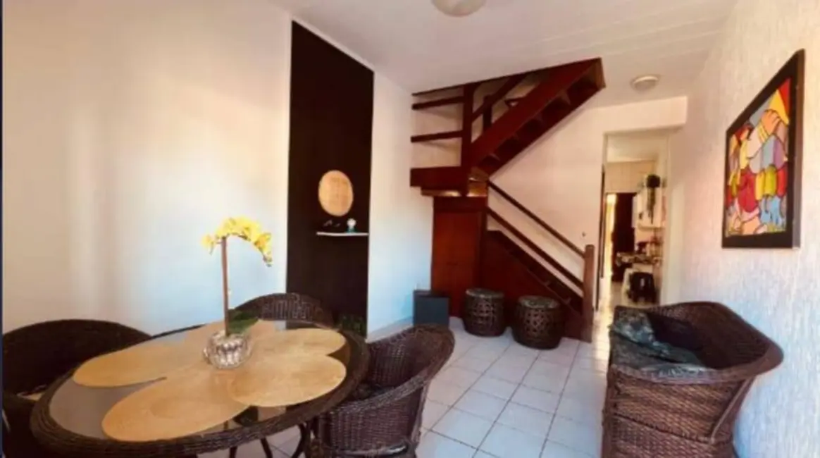 Foto 4 de Casa de Condomínio com 2 quartos à venda, 68m2 em Ogiva, Cabo Frio - RJ