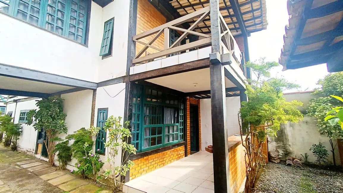 Foto 2 de Casa com 4 quartos à venda, 180m2 em Ogiva, Cabo Frio - RJ