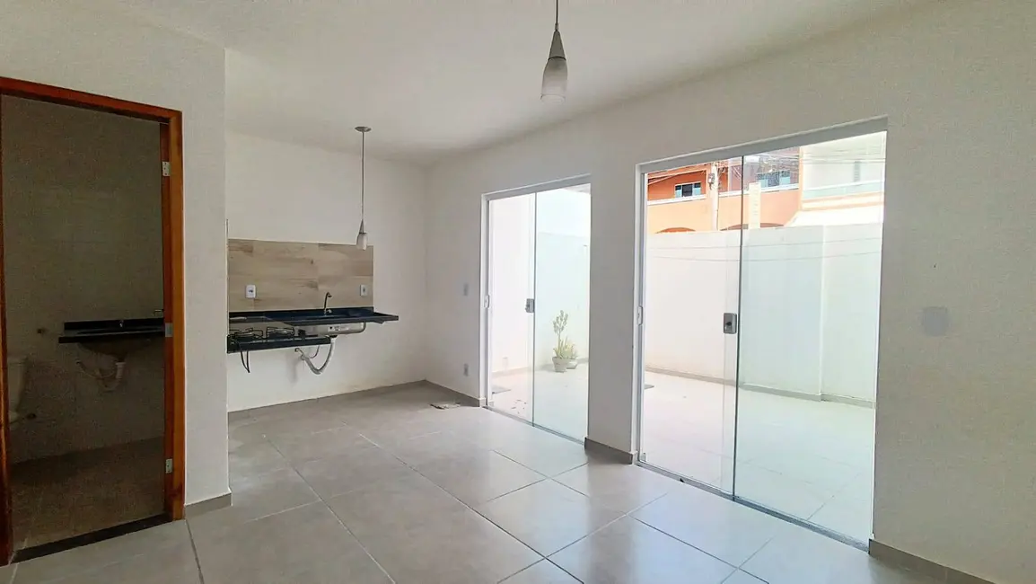 Foto 3 de Apartamento com 1 quarto à venda, 24m2 em Cajueiro, Cabo Frio - RJ