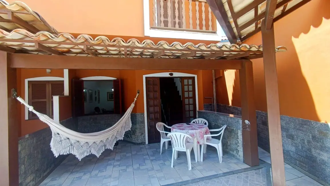Foto 2 de Casa de Condomínio com 2 quartos à venda, 82m2 em Peró, Cabo Frio - RJ