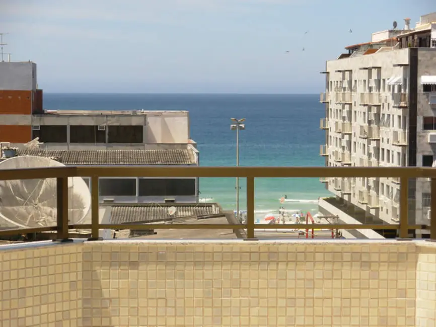 Foto 1 de Cobertura com 3 quartos à venda, 250m2 em Vila Nova, Cabo Frio - RJ