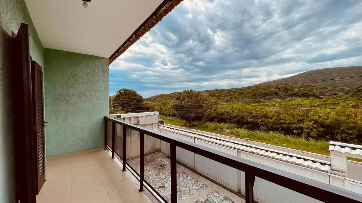 Foto 2 de Casa de Condomínio com 5 quartos à venda, 179m2 em Ogiva, Cabo Frio - RJ