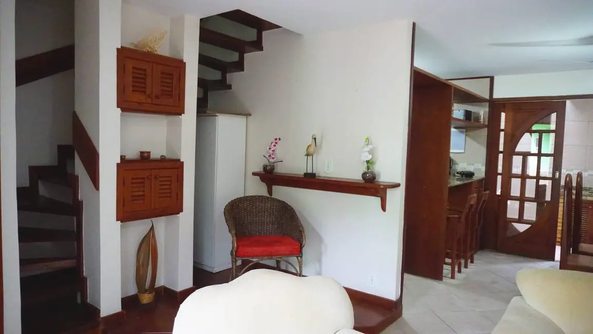 Foto 4 de Casa de Condomínio com 3 quartos à venda, 88m2 em Braga, Cabo Frio - RJ
