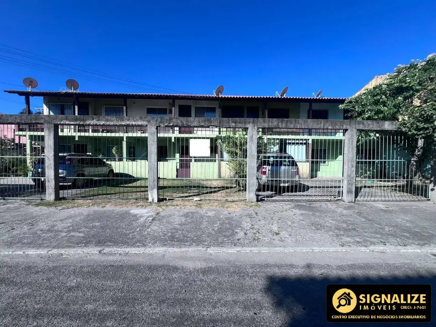 Foto 1 de Casa de Condomínio com 2 quartos à venda, 53m2 em Parque Burle, Cabo Frio - RJ