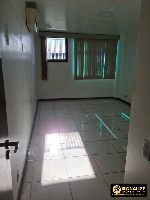 Sala Comercial à venda, 40m2 em Centro, Cabo Frio - RJ - imagem 3 Foto 3 de Sala Comercial à venda, 40m2 em Centro, Cabo Frio - RJ