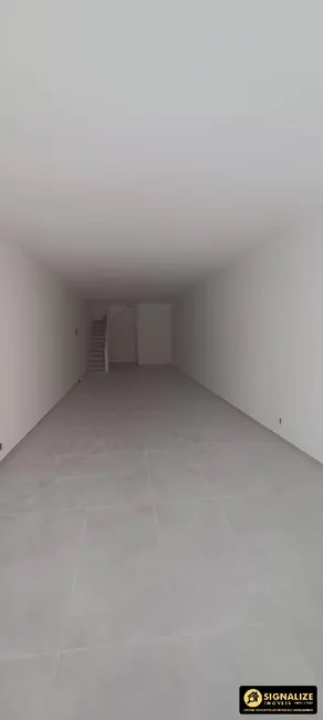 Loja para alugar, 180m2 em Centro, Cabo Frio - RJ - imagem 2 Foto 2 de Loja para alugar, 180m2 em Centro, Cabo Frio - RJ