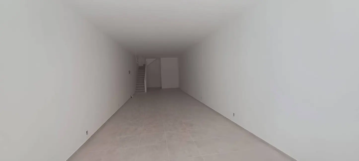 Loja para alugar, 180m2 em Centro, Cabo Frio - RJ - imagem 2 Foto 2 de Loja para alugar, 180m2 em Centro, Cabo Frio - RJ