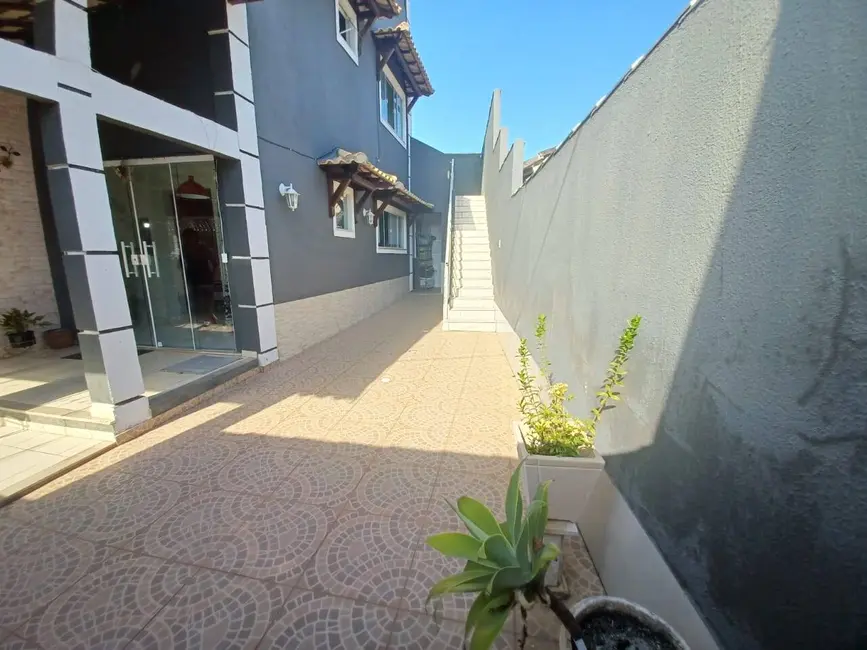 Foto 3 de Casa de Condomínio com 3 quartos à venda, 268m2 em Fluminense, Sao Pedro Da Aldeia - RJ