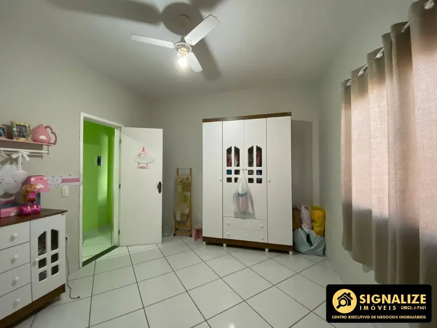 Casa com 6 quartos à venda, 180m2 em Parque Riviera, Cabo Frio - RJ - imagem 3 Foto 3 de Casa com 6 quartos à venda, 180m2 em Parque Riviera, Cabo Frio - RJ