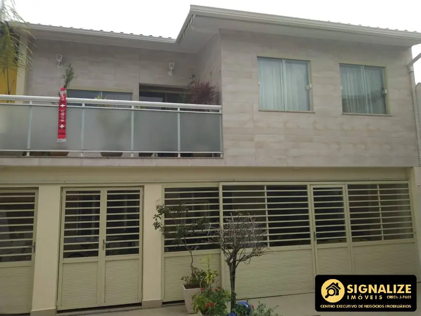 Foto 1 de Casa com 4 quartos à venda, 129m2 em Braga, Cabo Frio - RJ
