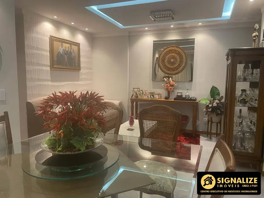 Foto 2 de Apartamento com 3 quartos à venda, 131m2 em São Bento, Cabo Frio - RJ