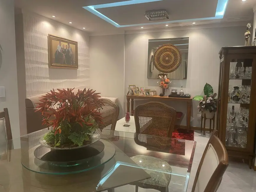 Foto 2 de Apartamento com 3 quartos à venda, 131m2 em São Bento, Cabo Frio - RJ