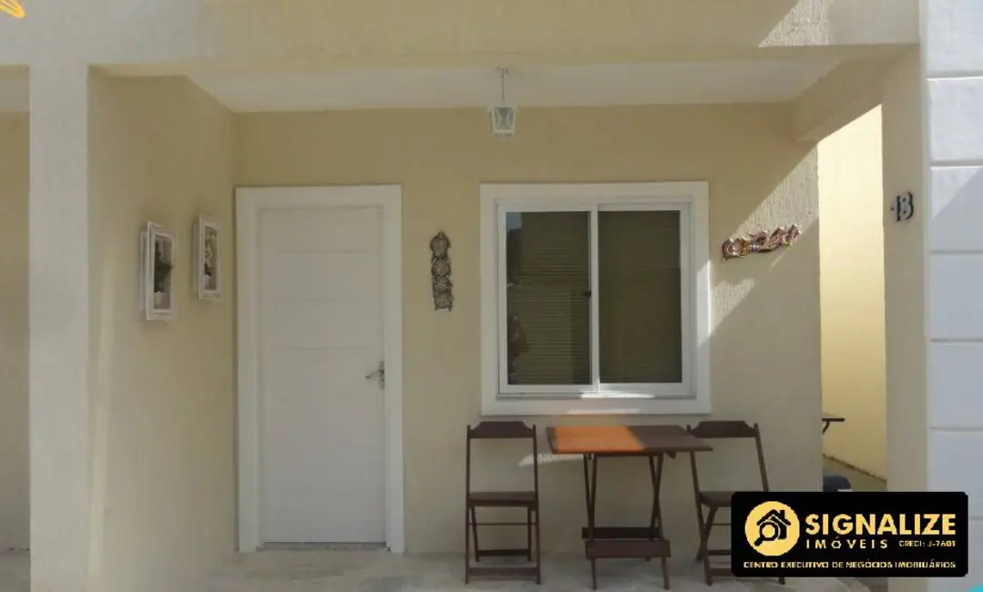 Foto 2 de Casa de Condomínio com 2 quartos à venda, 80m2 em Ogiva, Cabo Frio - RJ