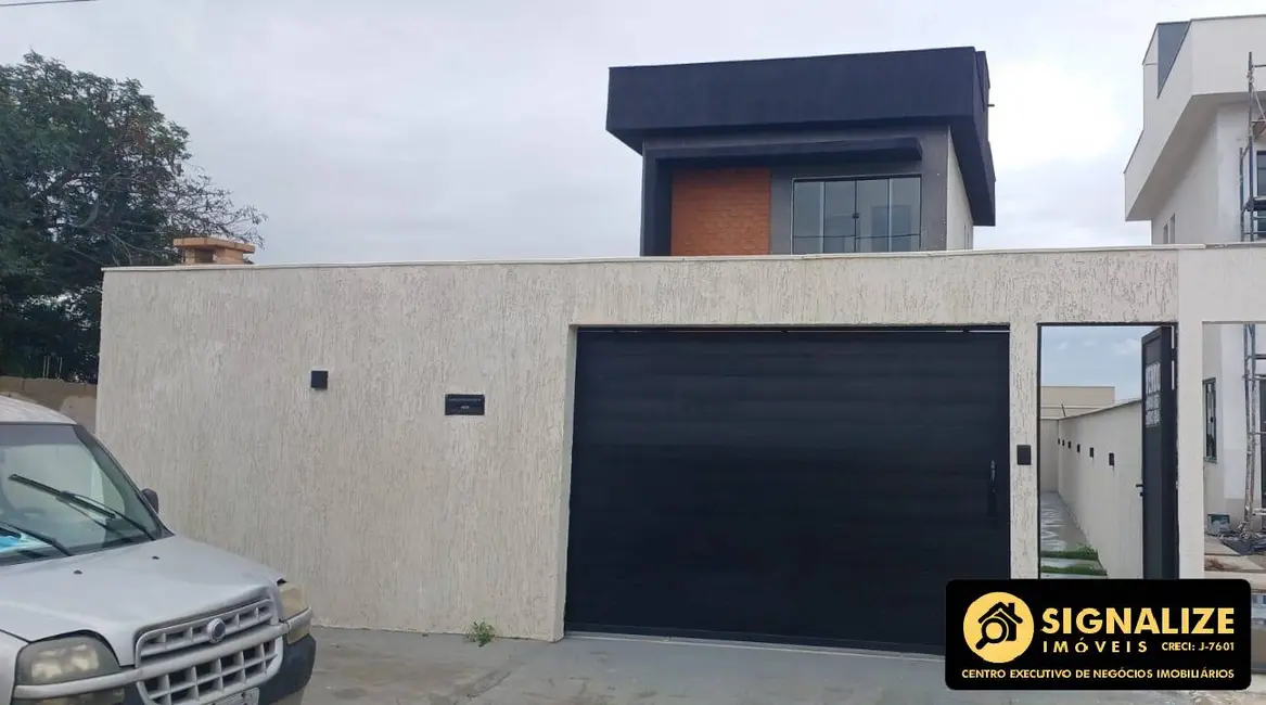 Foto 1 de Casa com 3 quartos à venda, 150m2 em Cabo Frio - RJ