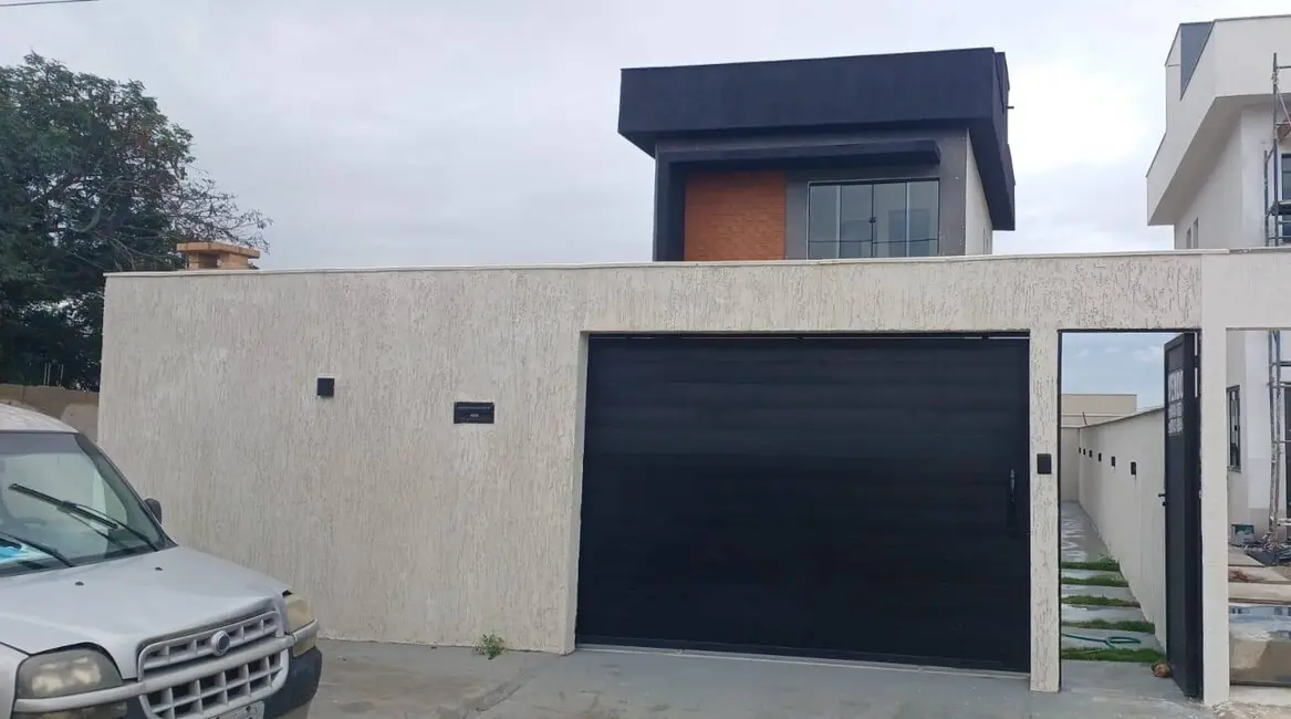 Foto 1 de Casa com 3 quartos à venda, 150m2 em Cabo Frio - RJ