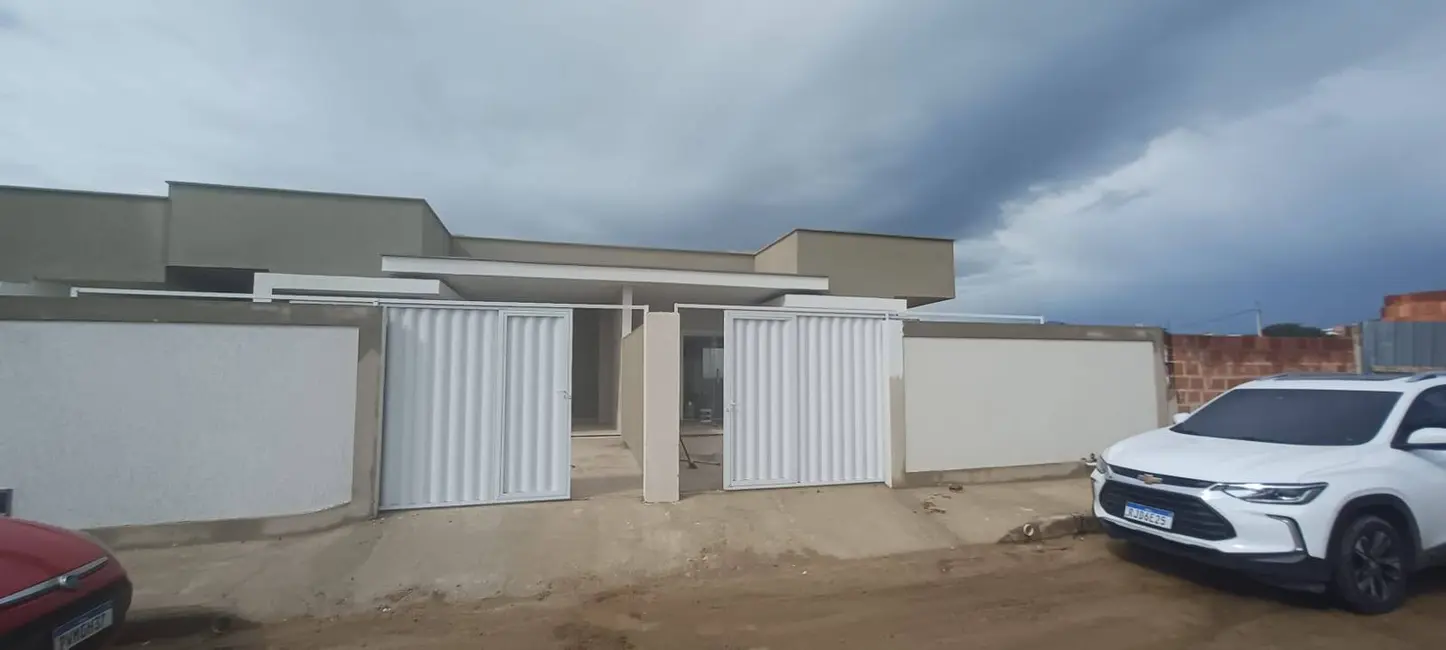 Foto 1 de Casa com 2 quartos à venda, 120m2 em Cabo Frio - RJ