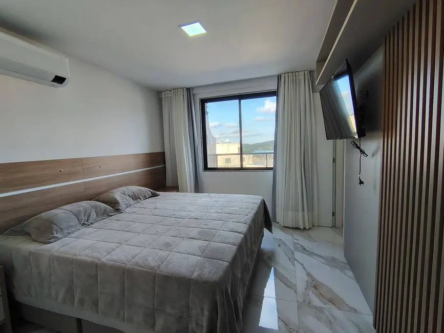 Foto 4 de Cobertura com 3 quartos à venda, 190m2 em Passagem, Cabo Frio - RJ