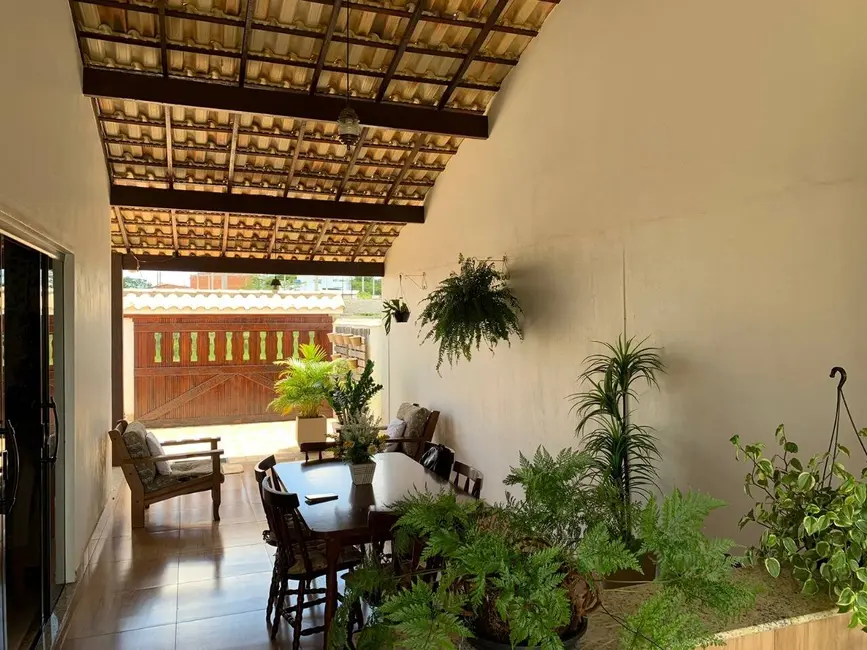 Casa com 2 quartos à venda, 375m2 em Cabo Frio - RJ - imagem 2 Foto 2 de Casa com 2 quartos à venda, 375m2 em Cabo Frio - RJ