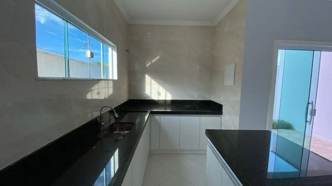 Foto 8 de Casa com 3 quartos à venda, 210m2 em Cabo Frio - RJ