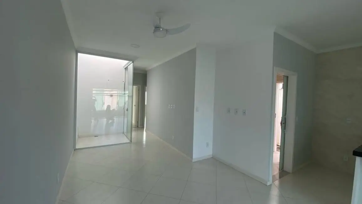 Foto 3 de Casa com 3 quartos à venda, 210m2 em Cabo Frio - RJ