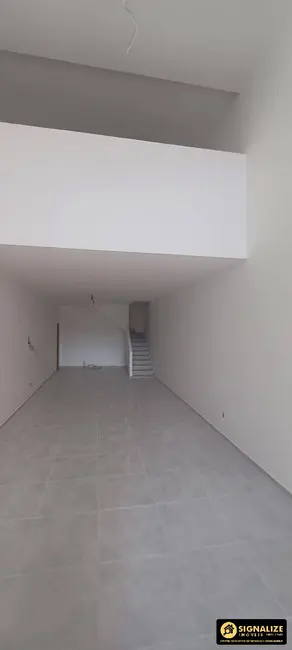 Loja para alugar, 130m2 em Centro, Cabo Frio - RJ - imagem 2 Foto 2 de Loja para alugar, 130m2 em Centro, Cabo Frio - RJ