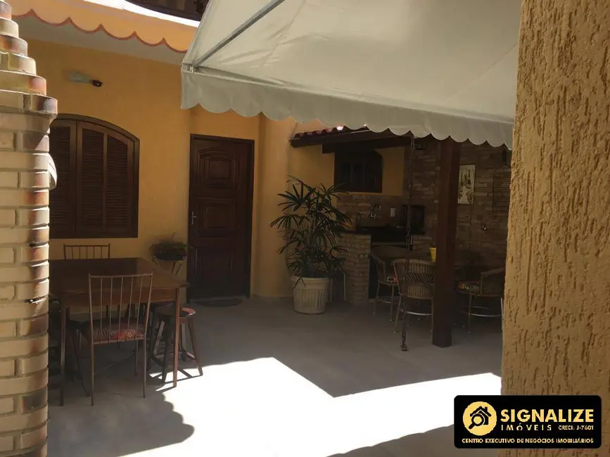 Foto 2 de Casa com 4 quartos à venda, 320m2 em Braga, Cabo Frio - RJ
