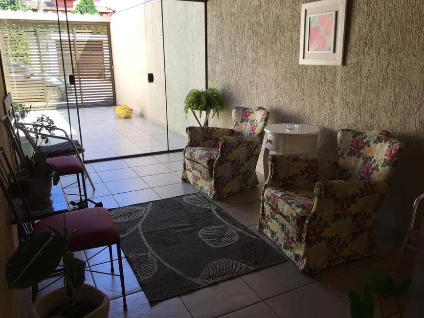 Foto 3 de Casa com 4 quartos à venda, 320m2 em Braga, Cabo Frio - RJ