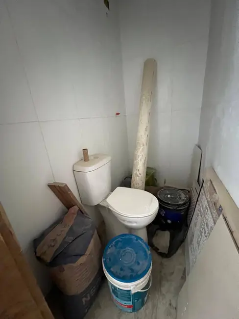 Loja para alugar, 55m2 em Centro, Cabo Frio - RJ - imagem 3 Foto 3 de Loja para alugar, 55m2 em Centro, Cabo Frio - RJ