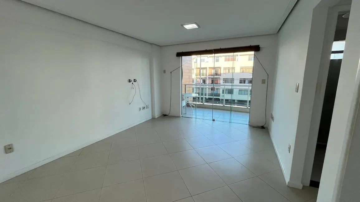 Foto 2 de Apartamento com 1 quarto à venda, 55m2 em Braga, Cabo Frio - RJ