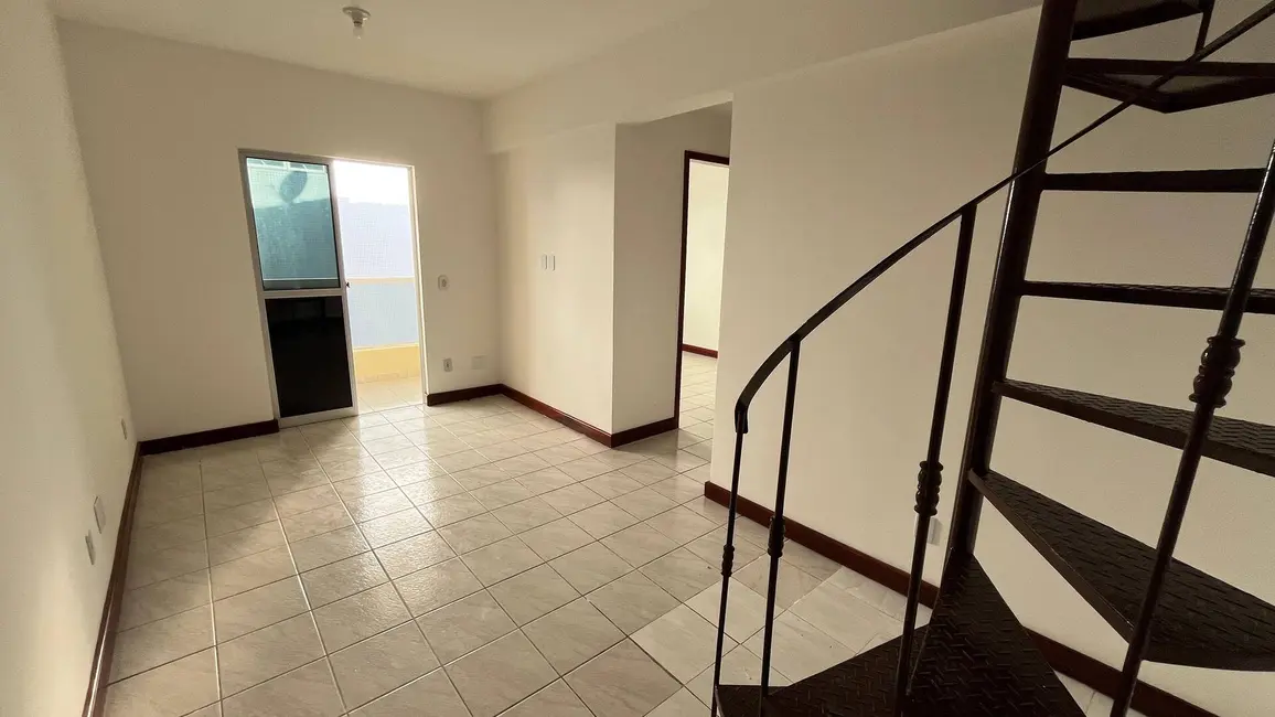 Cobertura com 3 quartos à venda, 110m2 em Braga, Cabo Frio - RJ - imagem 2 Foto 2 de Cobertura com 3 quartos à venda, 110m2 em Braga, Cabo Frio - RJ