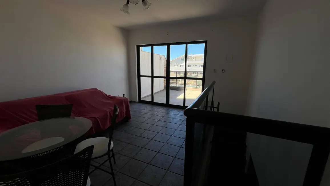 Cobertura com 3 quartos para alugar, 120m2 em Centro, Cabo Frio - RJ - imagem 1 Foto 1 de Cobertura com 3 quartos para alugar, 120m2 em Centro, Cabo Frio - RJ