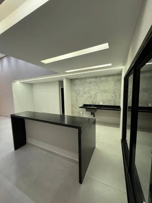 Foto 9 de Casa de Condomínio com 3 quartos à venda, 252m2 em Nova São Pedro, Sao Pedro Da Aldeia - RJ