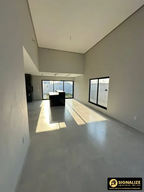 Foto 4 de Casa de Condomínio com 3 quartos à venda, 252m2 em Nova São Pedro, Sao Pedro Da Aldeia - RJ