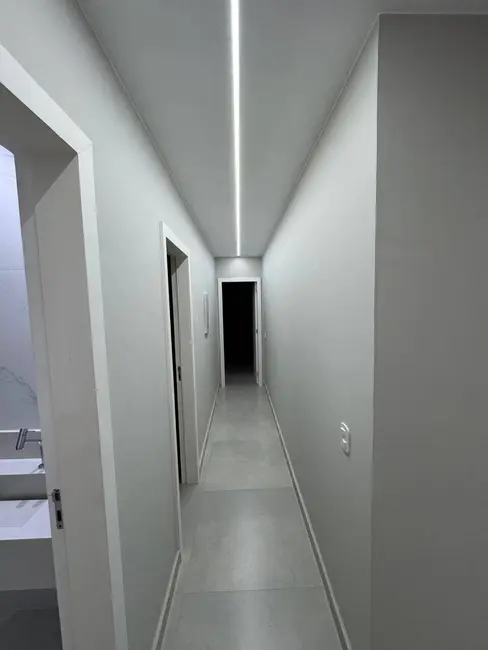 Foto 8 de Casa de Condomínio com 3 quartos à venda, 252m2 em Nova São Pedro, Sao Pedro Da Aldeia - RJ