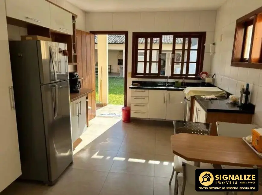 Foto 4 de Casa com 4 quartos à venda, 296m2 em Jardim Flamboyant, Cabo Frio - RJ