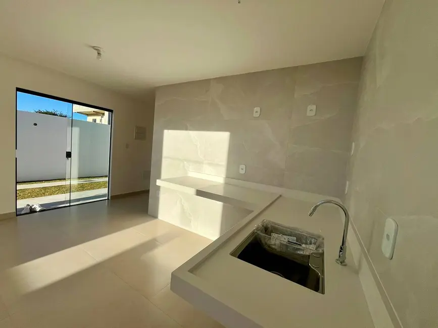 Foto 4 de Casa com 2 quartos à venda, 81m2 em Cabo Frio - RJ