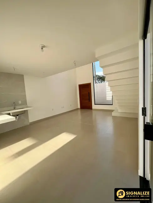 Foto 3 de Casa com 2 quartos à venda, 81m2 em Cabo Frio - RJ