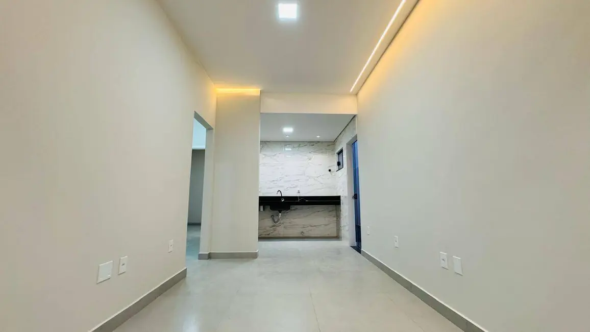 Foto 3 de Casa com 2 quartos à venda, 150m2 em Cabo Frio - RJ