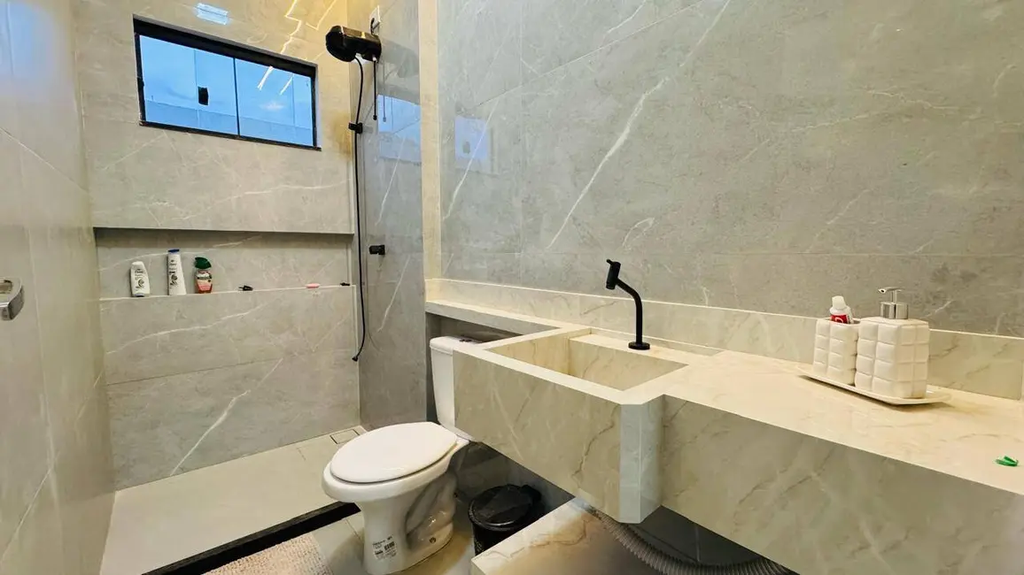 Foto 9 de Casa com 2 quartos à venda, 150m2 em Cabo Frio - RJ