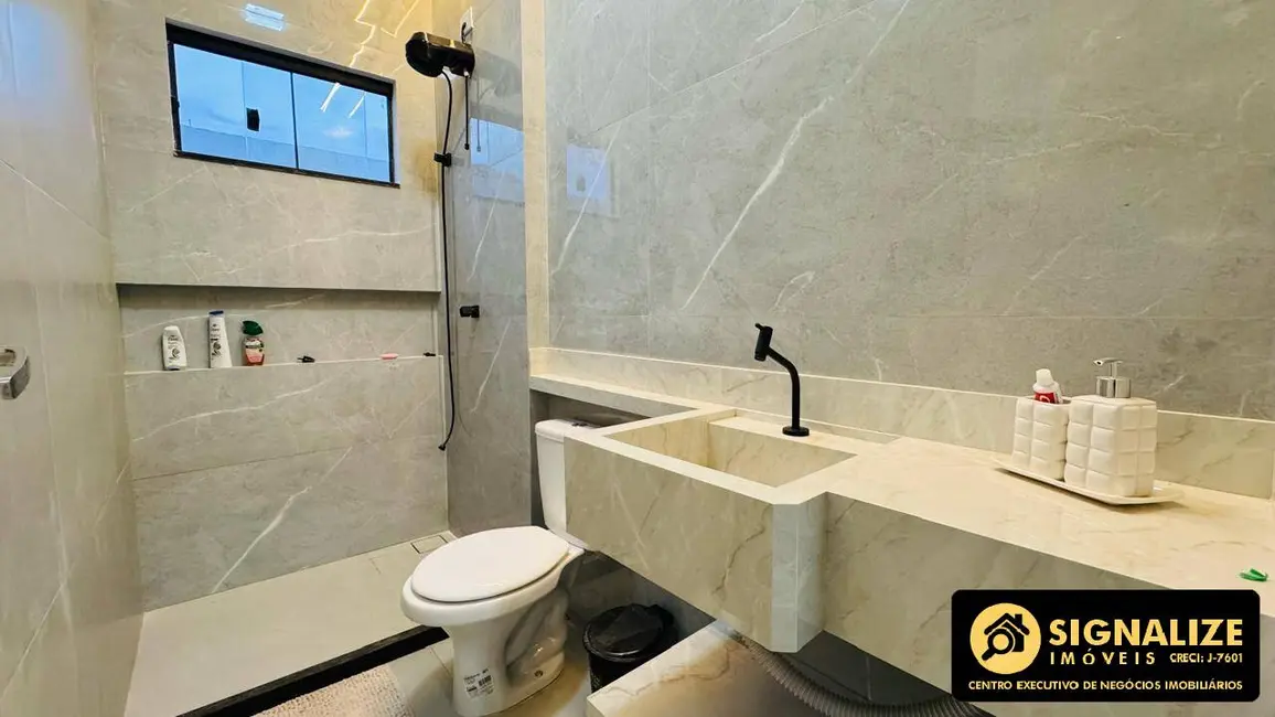 Foto 9 de Casa com 2 quartos à venda, 150m2 em Cabo Frio - RJ