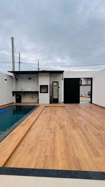 Foto 2 de Casa com 2 quartos à venda, 150m2 em Cabo Frio - RJ