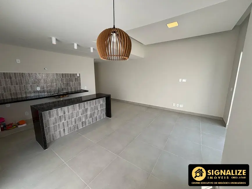 Foto 9 de Casa com 2 quartos à venda, 140m2 em Cabo Frio - RJ